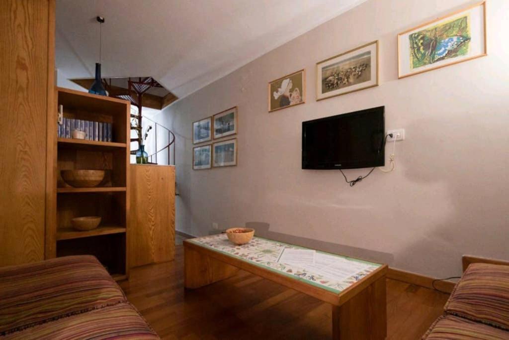 Apartamento Il Velarium Del Colosseo Roma Exterior foto