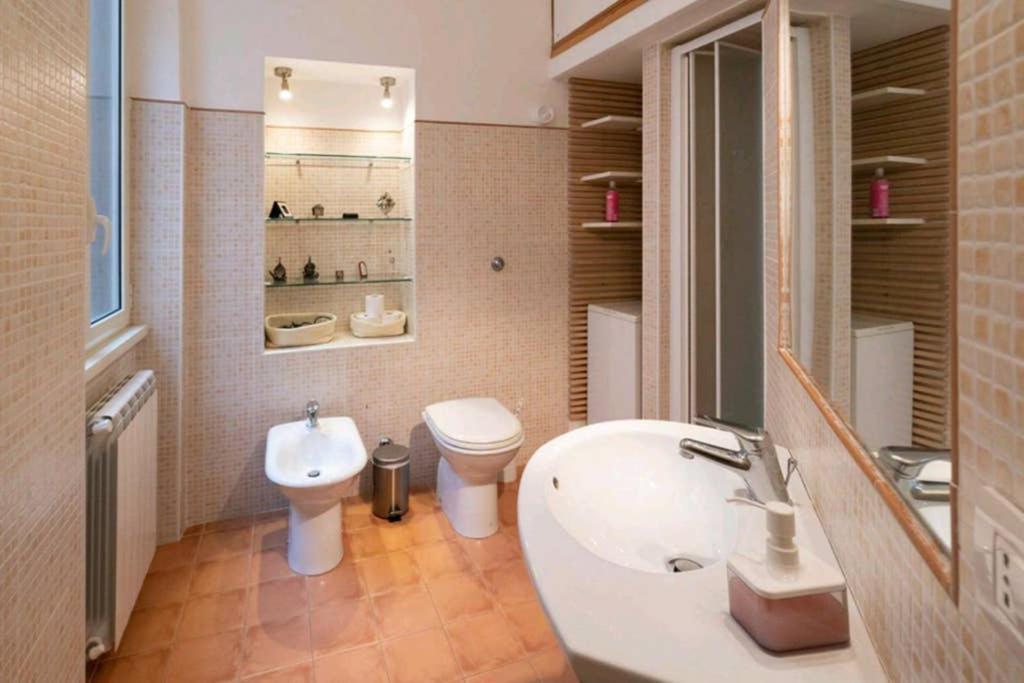 Apartamento Il Velarium Del Colosseo Roma Exterior foto