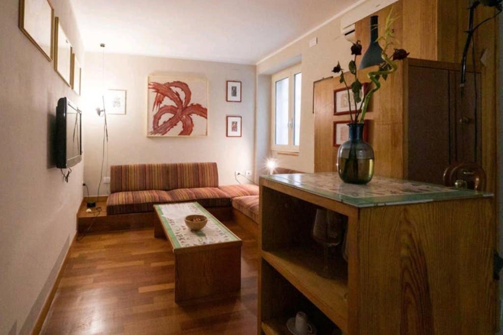 Apartamento Il Velarium Del Colosseo Roma Exterior foto